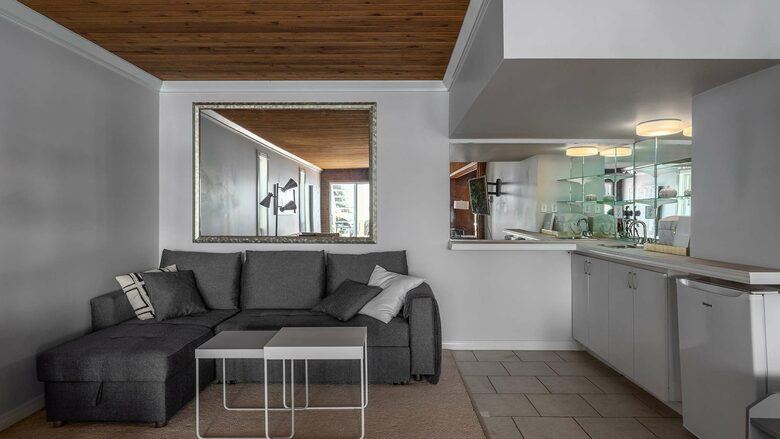 Okanagan Lakehouse With Private Dock - West Kelowna, Canada