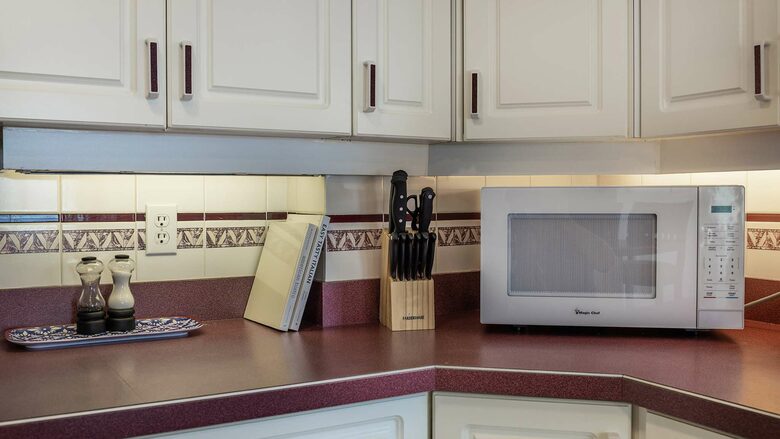 Okanagan Lakehouse With Private Dock - West Kelowna, Canada