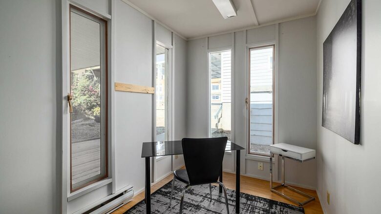 Okanagan Lakehouse With Private Dock - West Kelowna, Canada