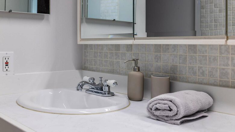 Okanagan Lakehouse With Private Dock - West Kelowna, Canada