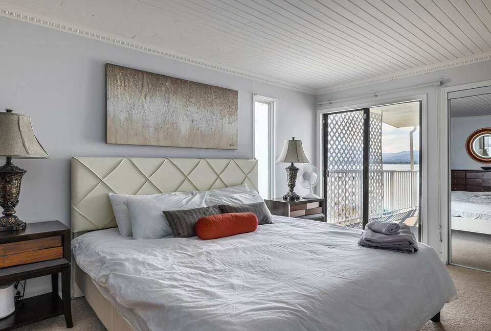 Okanagan Lakehouse With Private Dock - West Kelowna, Canada