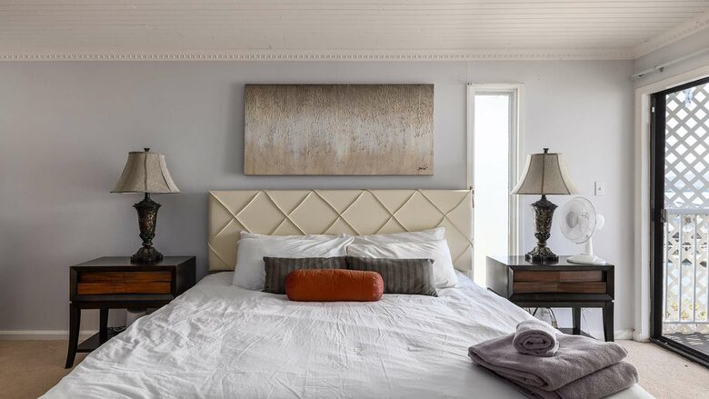 Okanagan Lakehouse With Private Dock - West Kelowna, Canada