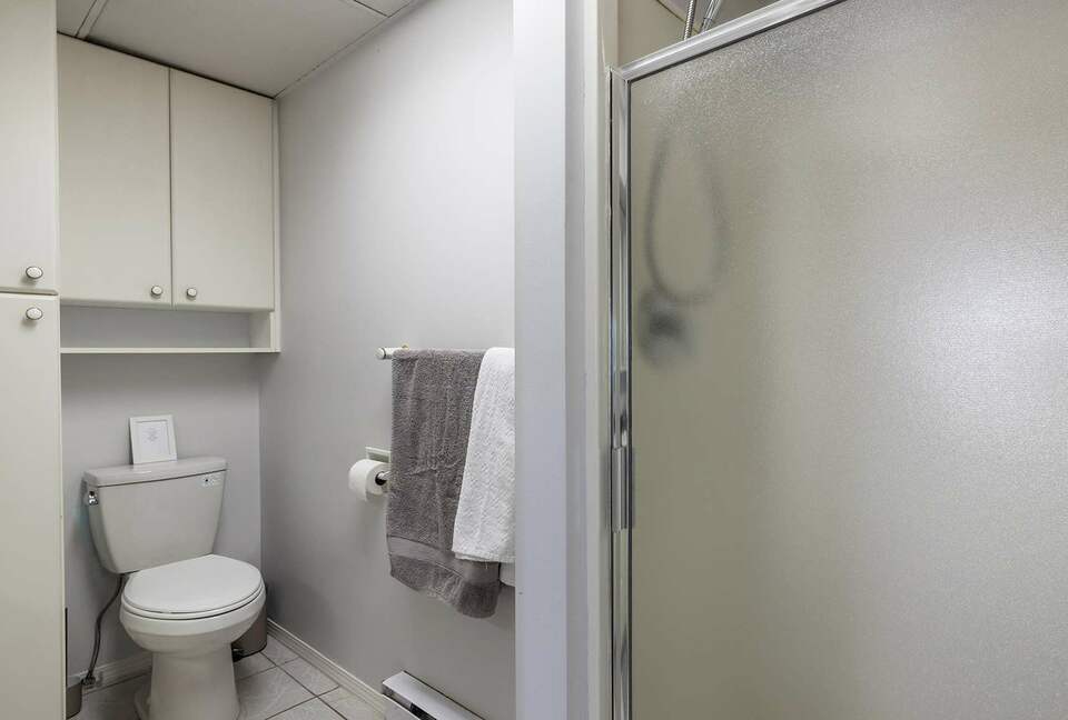 Okanagan Lakehouse With Private Dock - West Kelowna, Canada