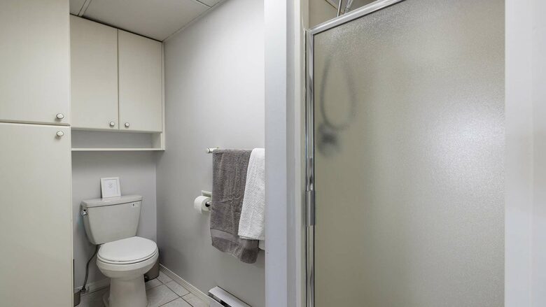 Okanagan Lakehouse With Private Dock - West Kelowna, Canada