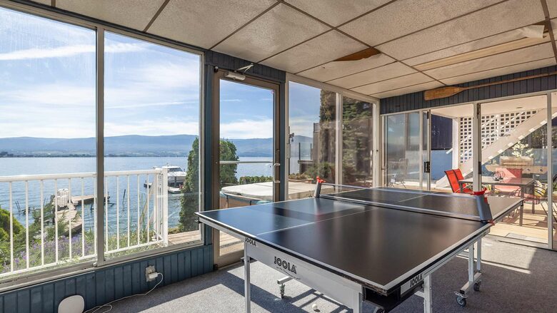 Okanagan Lakehouse With Private Dock - West Kelowna, Canada