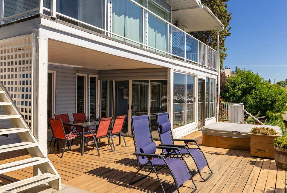 Okanagan Lakehouse With Private Dock - West Kelowna, Canada