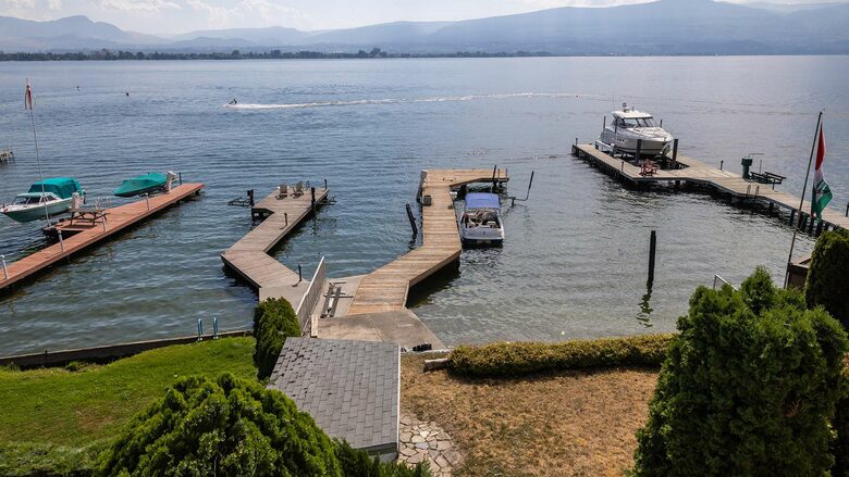 Okanagan Lakehouse With Private Dock - West Kelowna, Canada