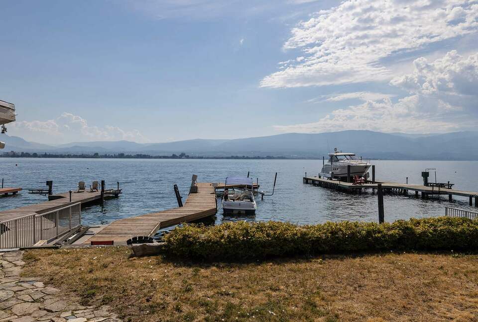 Okanagan Lakehouse With Private Dock - West Kelowna, Canada