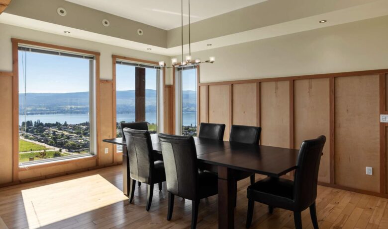 Wine Country Getaway with Sweeping Views of Okanagan Lake - West Kelowna, Canada