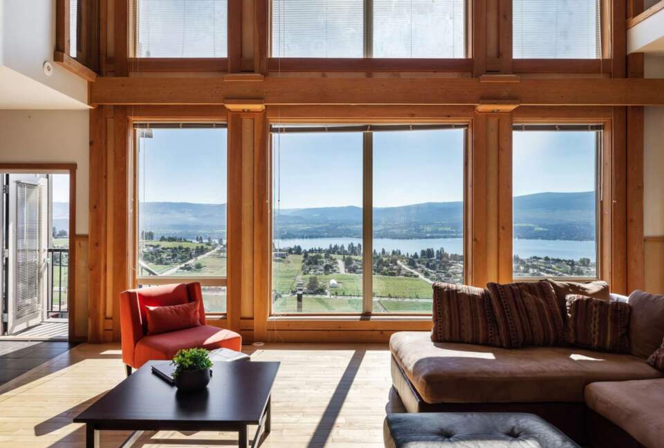 Wine Country Getaway with Sweeping Views of Okanagan Lake - West Kelowna, Canada
