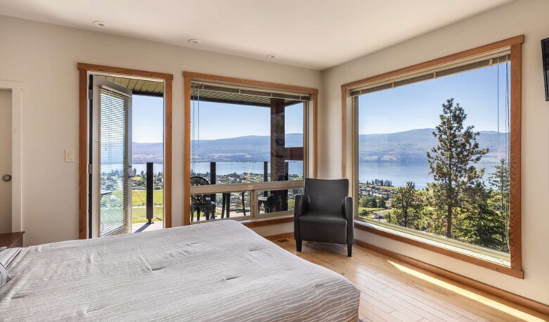 Wine Country Getaway with Sweeping Views of Okanagan Lake - West Kelowna, Canada