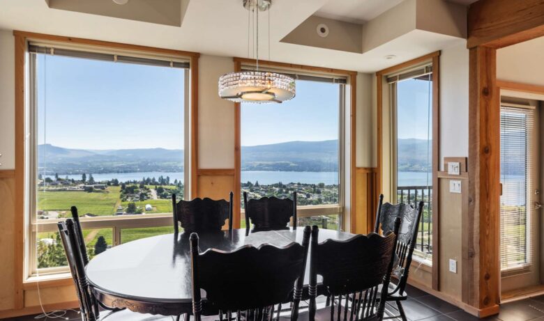 Wine Country Getaway with Sweeping Views of Okanagan Lake - West Kelowna, Canada