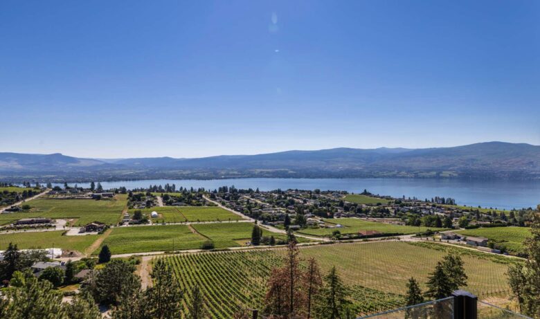 Wine Country Getaway with Sweeping Views of Okanagan Lake - West Kelowna, Canada