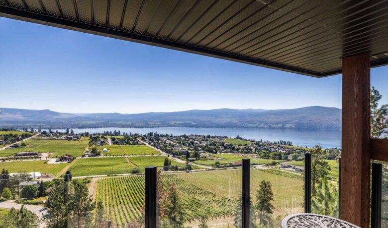 Wine Country Getaway with Sweeping Views of Okanagan Lake - West Kelowna, Canada