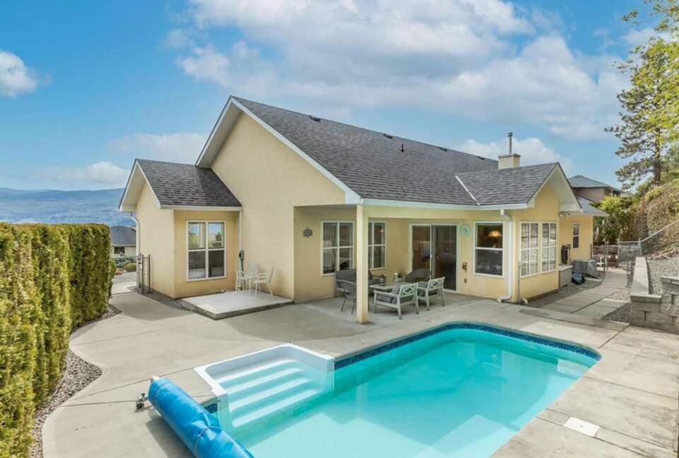 Picturesque Views of Okanagan Lake and Surrounding Vineyards - West Kelowna, Canada