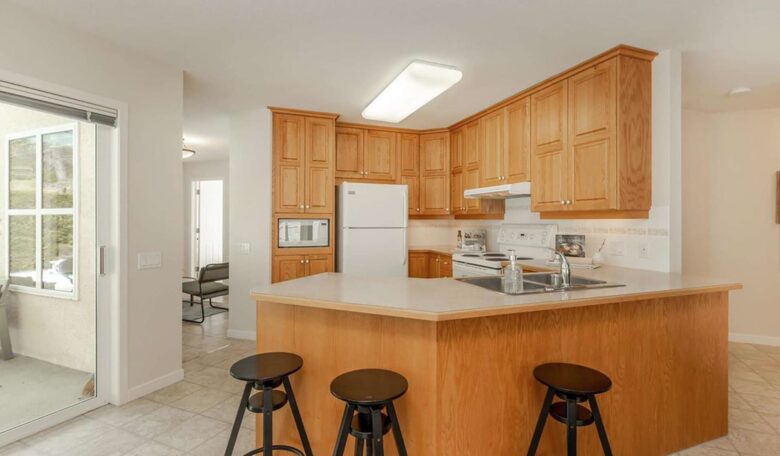 Picturesque Views of Okanagan Lake and Surrounding Vineyards - West Kelowna, Canada