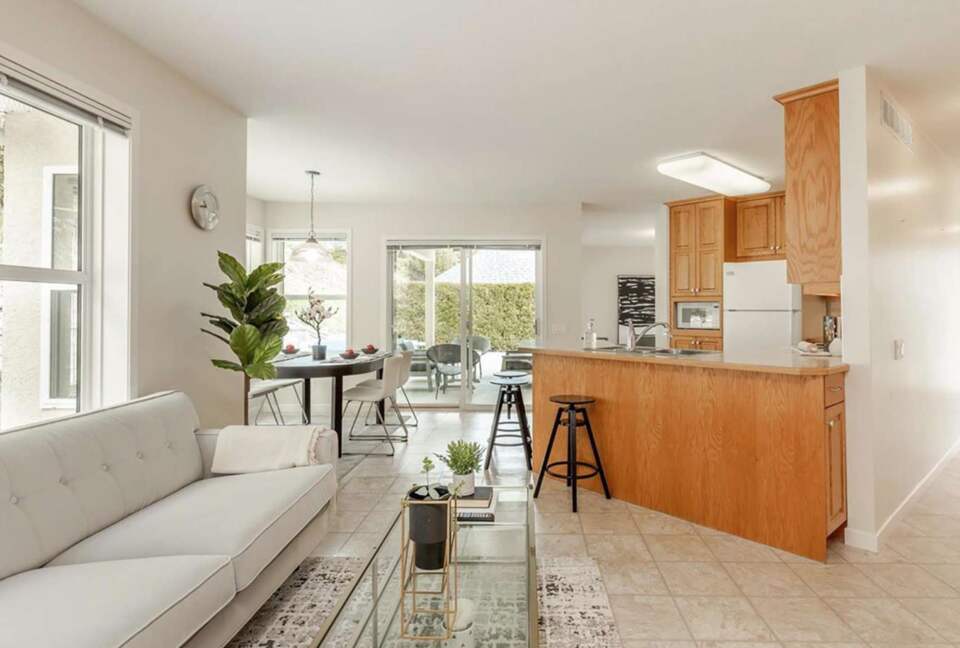 Picturesque Views of Okanagan Lake and Surrounding Vineyards - West Kelowna, Canada