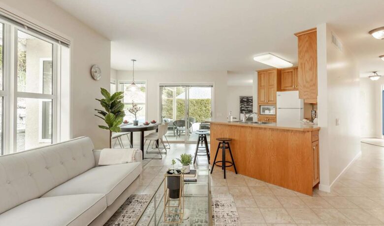 Picturesque Views of Okanagan Lake and Surrounding Vineyards - West Kelowna, Canada