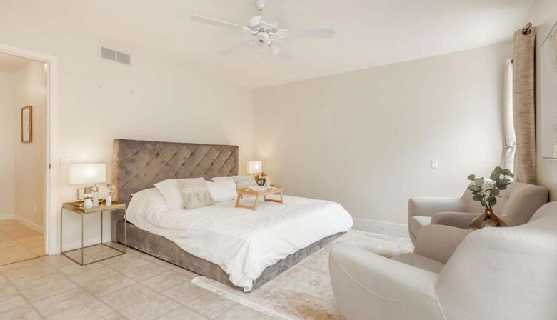 Picturesque Views of Okanagan Lake and Surrounding Vineyards - West Kelowna, Canada