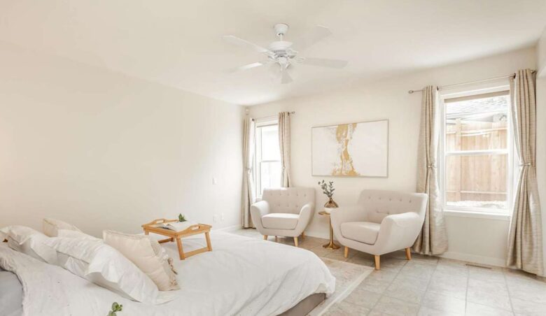 Picturesque Views of Okanagan Lake and Surrounding Vineyards - West Kelowna, Canada