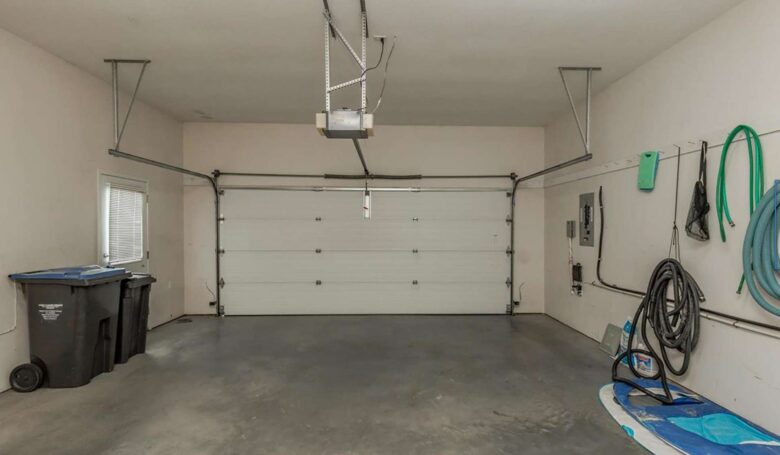 Picturesque Views of Okanagan Lake and Surrounding Vineyards - West Kelowna, Canada