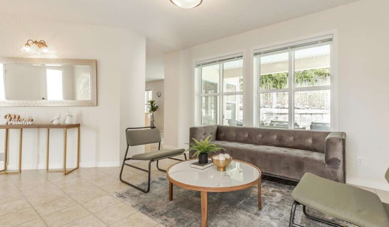 Picturesque Views of Okanagan Lake and Surrounding Vineyards - West Kelowna, Canada