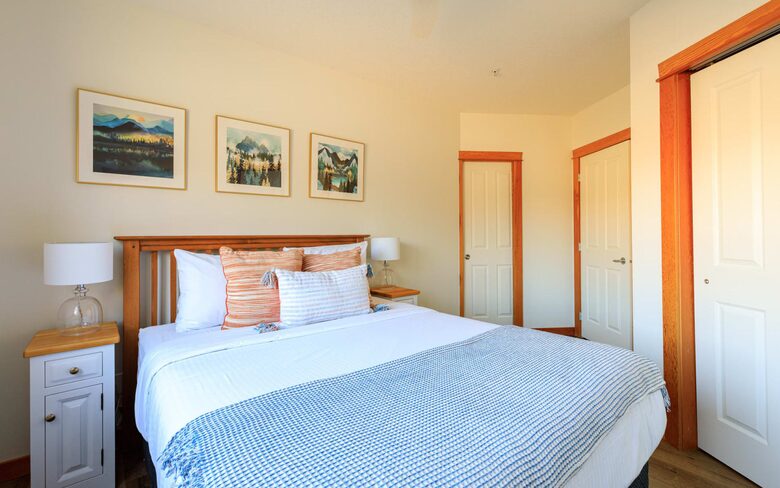 Canmore Mountain Escape with a Rooftop Hot Tub - Canmore, Canada