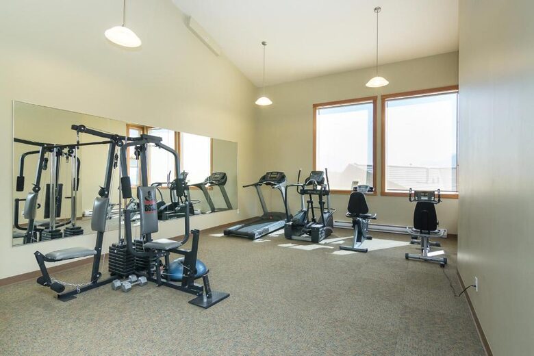 Canmore Mountain Escape with a Rooftop Hot Tub - Canmore, Canada