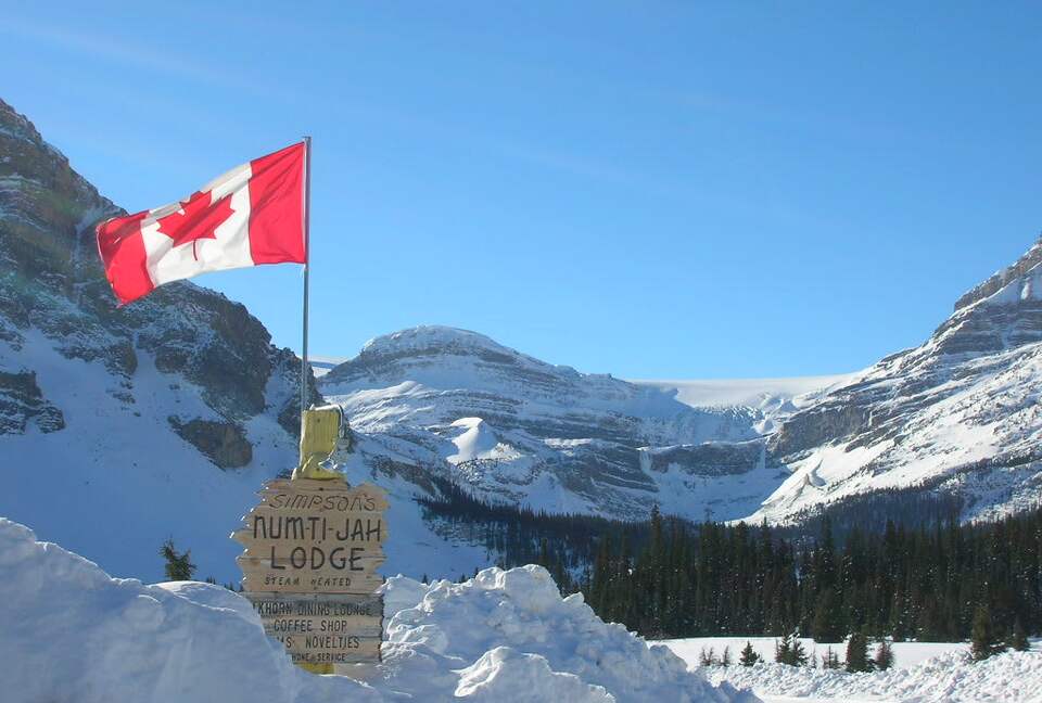 Canmore Mountain Escape with a Rooftop Hot Tub - Canmore, Canada