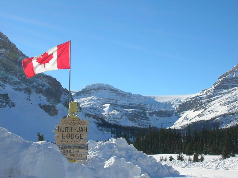 Canmore Mountain Escape with a Rooftop Hot Tub - Canmore, Canada