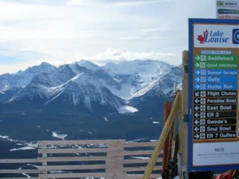 Canmore Mountain Escape with a Rooftop Hot Tub - Canmore, Canada