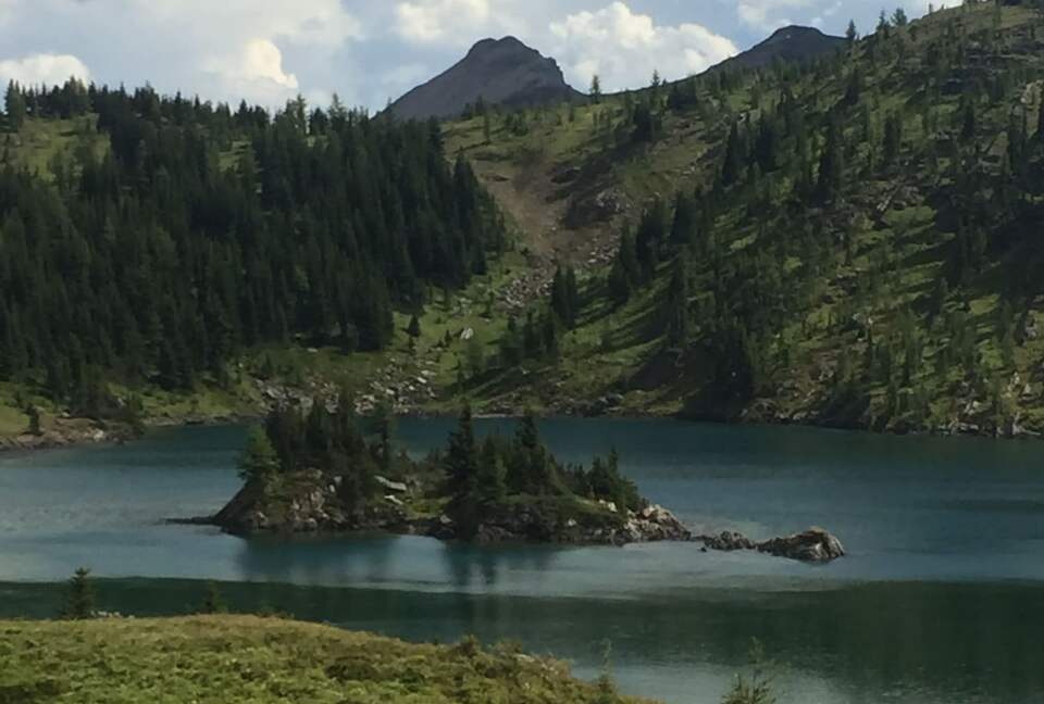 Canmore Mountain Escape with a Rooftop Hot Tub - Canmore, Canada