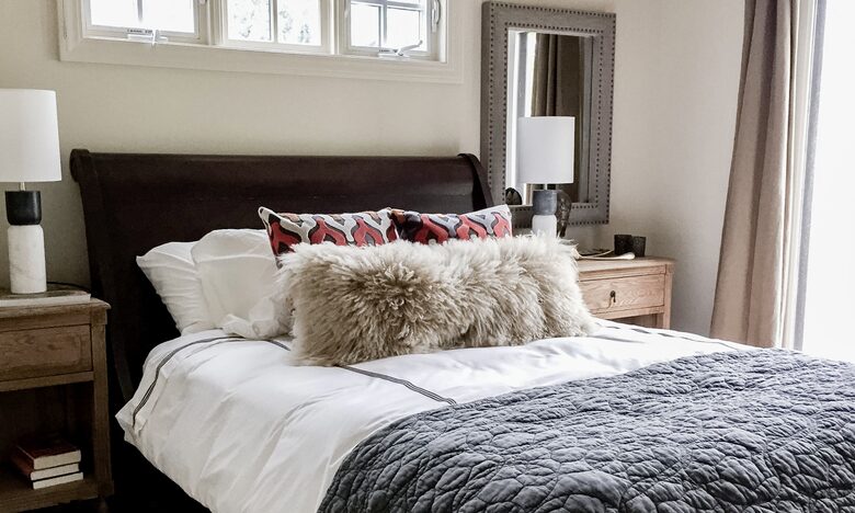 Guest bedroom with porch, vineyard views