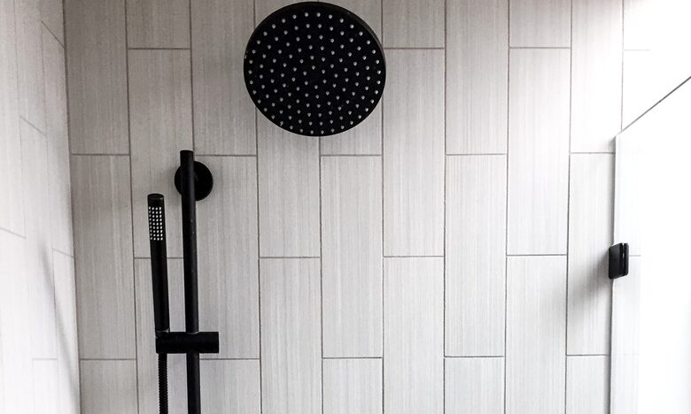 Modern ensuite master bath