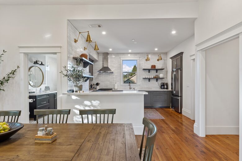 Modern Farmhouse 2 Blocks to Downtown Napa! - Napa, California