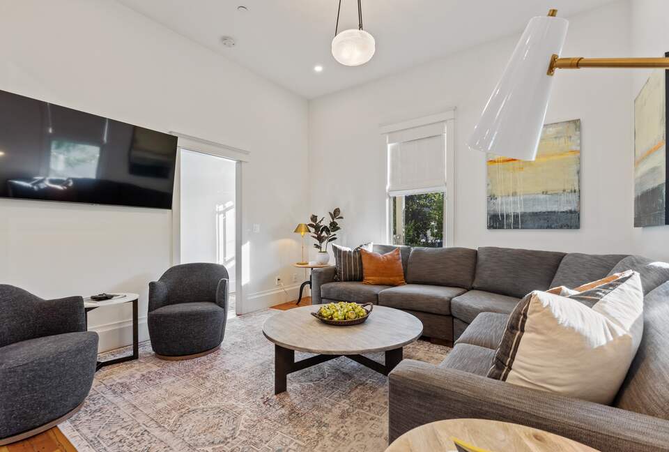 Modern Farmhouse 2 Blocks to Downtown Napa! - Napa, California