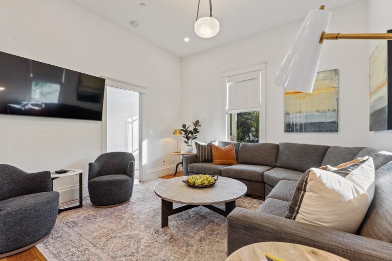 Modern Farmhouse 2 Blocks to Downtown Napa! - Napa, California