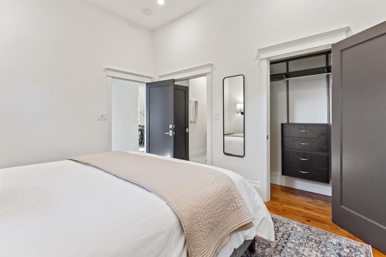 Modern Farmhouse 2 Blocks to Downtown Napa! - Napa, California