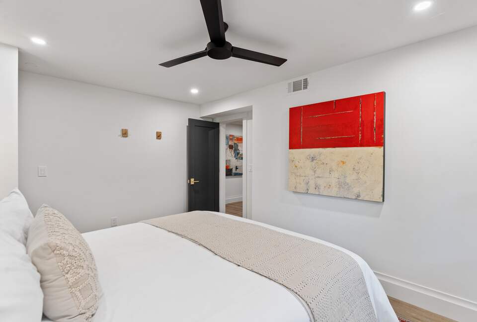 Modern Farmhouse 2 Blocks to Downtown Napa! - Napa, California