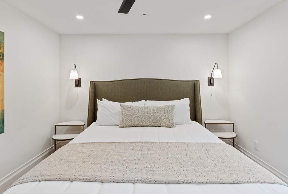 Modern Farmhouse 2 Blocks to Downtown Napa! - Napa, California