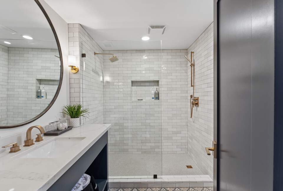 Modern Farmhouse 2 Blocks to Downtown Napa! - Napa, California