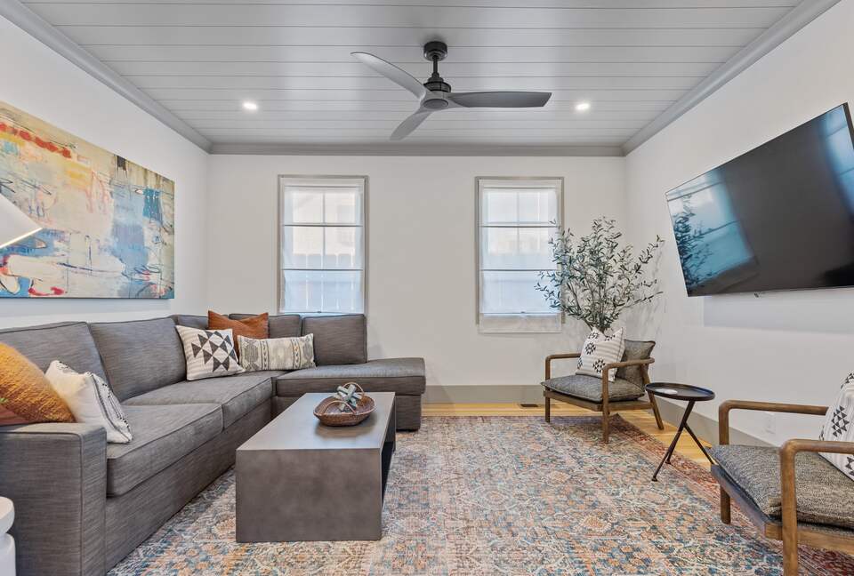 Modern Farmhouse 2 Blocks to Downtown Napa! - Napa, California