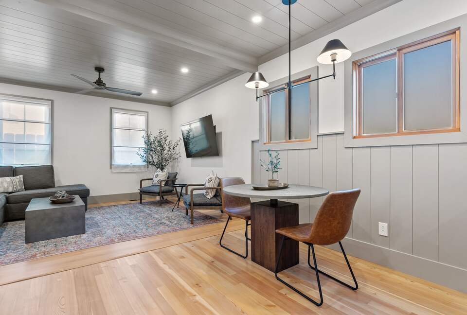 Modern Farmhouse 2 Blocks to Downtown Napa! - Napa, California