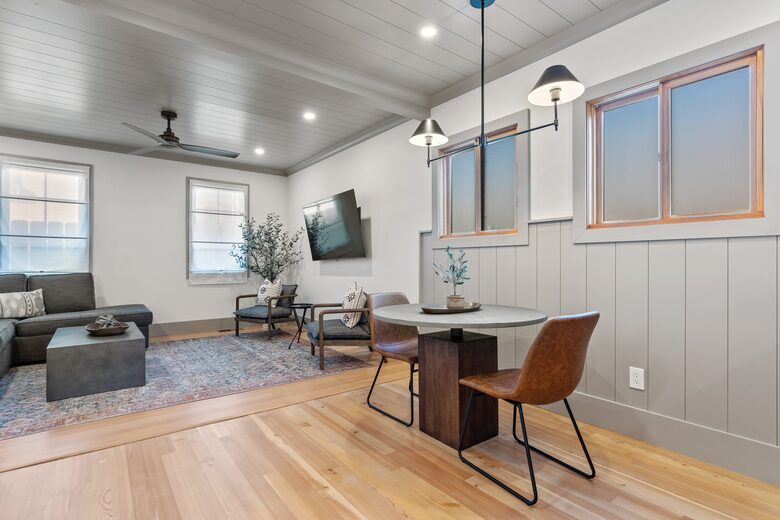 Modern Farmhouse 2 Blocks to Downtown Napa! - Napa, California