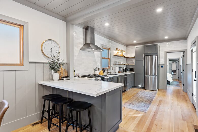 Modern Farmhouse 2 Blocks to Downtown Napa! - Napa, California