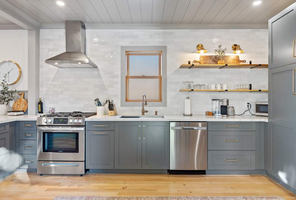 Modern Farmhouse 2 Blocks to Downtown Napa! - Napa, California