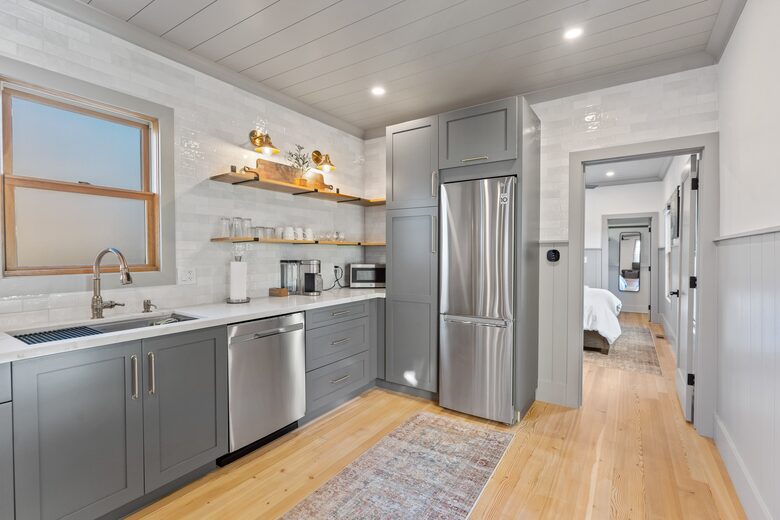 Modern Farmhouse 2 Blocks to Downtown Napa! - Napa, California