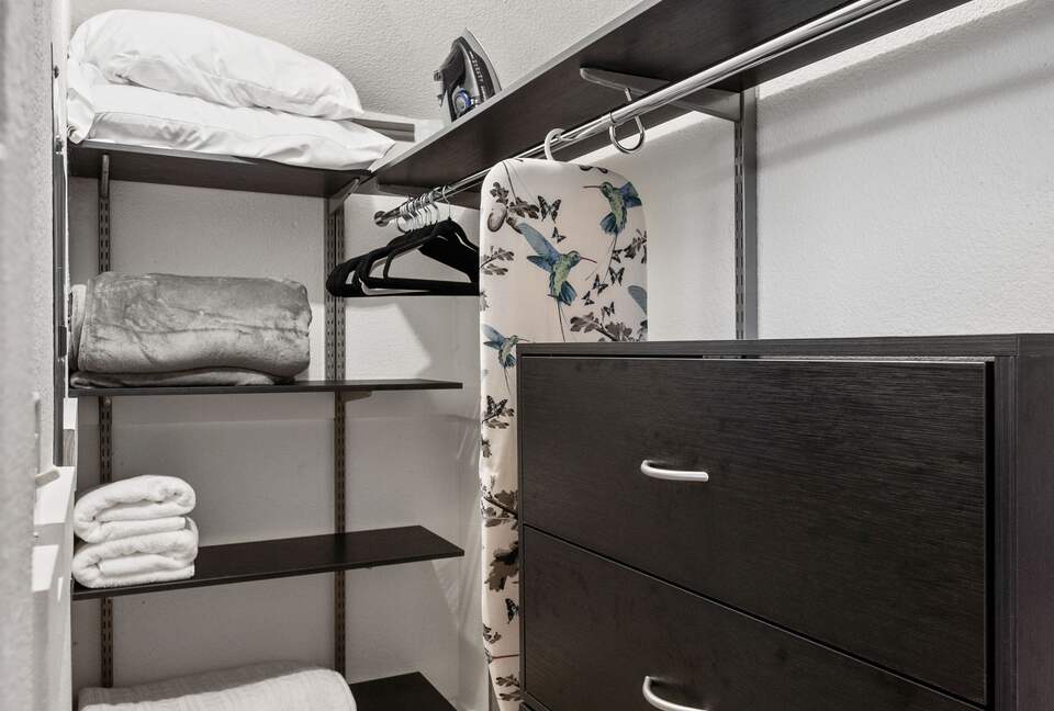 Modern Farmhouse 2 Blocks to Downtown Napa! - Napa, California