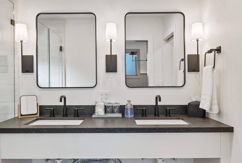 Modern Farmhouse 2 Blocks to Downtown Napa! - Napa, California