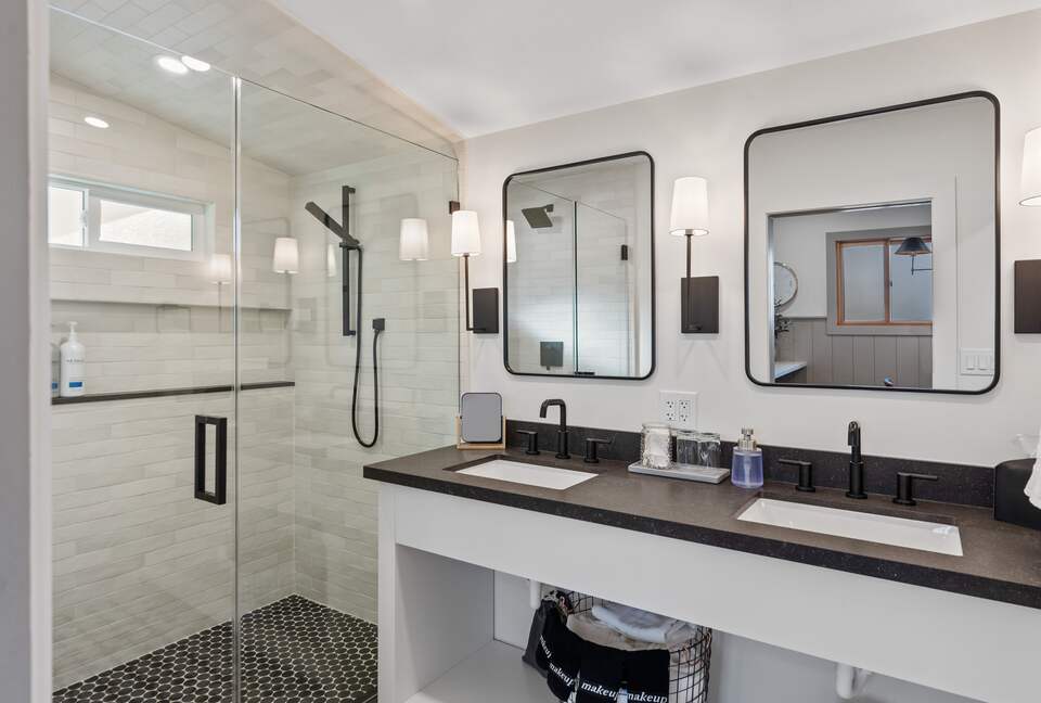 Modern Farmhouse 2 Blocks to Downtown Napa! - Napa, California